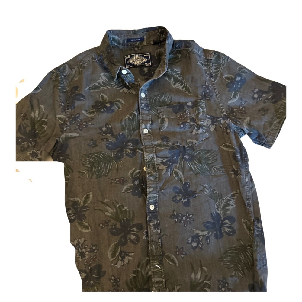 Super Dry Mens shirt sleeve button down - never worn.